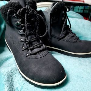 JBU 9M boots